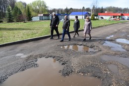 Александр Шагиев встретился с жителями деревни Ошейкино по вопросу ремонта дороги